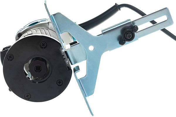 Фрезер кромочный MAKITA RT0700C (710Вт,10000-30000об/мин,разм.цанги 6-8мм,раб.ход фрезы 35мм) ФЦ Фрезер кромочный MAKITA RT0700C (710Вт,10000-30000об/мин,разм.цанги 6-8мм,раб.ход фрезы 35мм) ФЦ