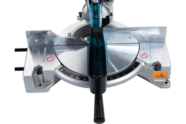 Пила торцовочная MAKITA LH1040 (1650Вт, 260х30мм) коробка ФЦ Пила торцовочная MAKITA LH1040 (1650Вт, 260х30мм) коробка ФЦ