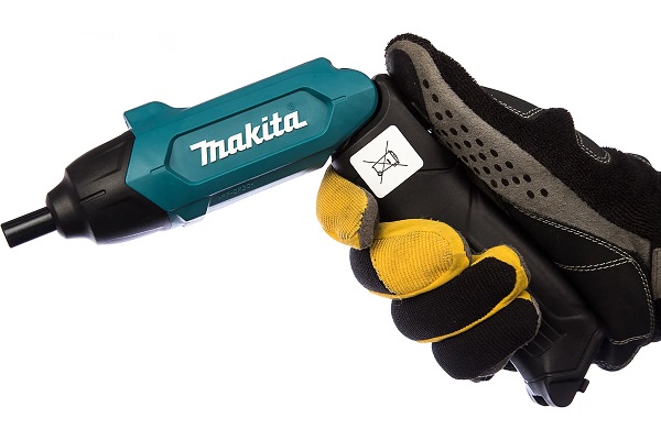 Отвертка аккум. MAKITA DF001DW (3,6В, 6Нм, USB-кабель) кейс ФЦ Отвертка аккум. MAKITA DF001DW (3,6В, 6Нм, USB-кабель) кейс ФЦ